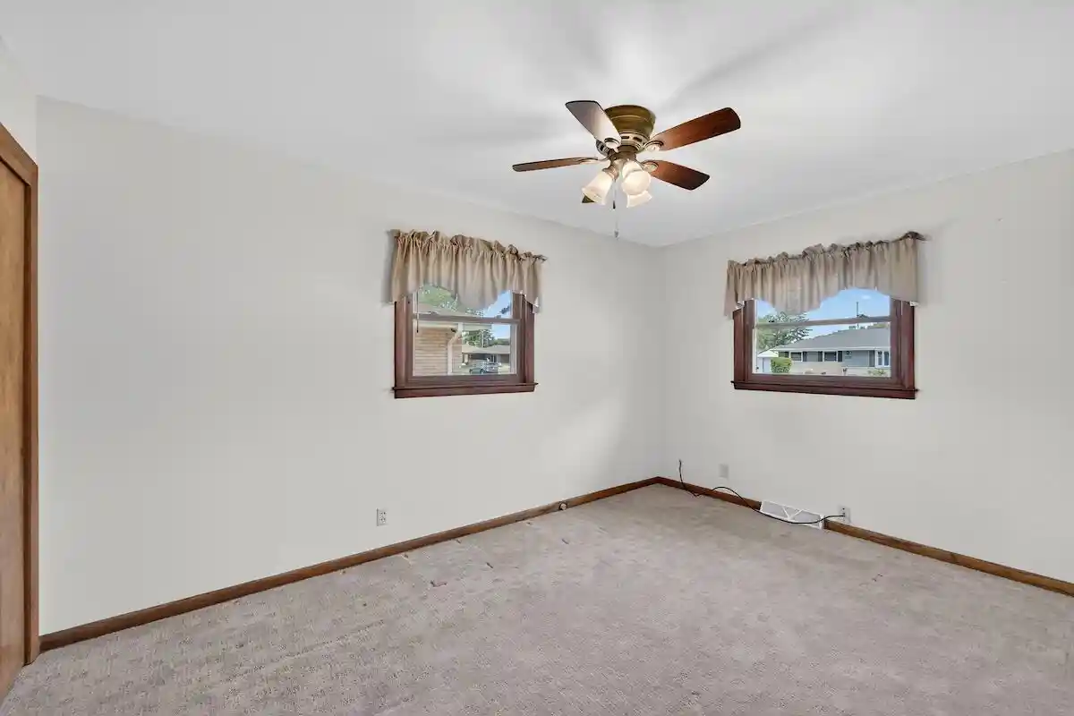 Homes for sale in South Milwaukee, WI | 1505 Mackinac Avenue Avenue, South Milwaukee, WI 53172 | MLS# 1965898