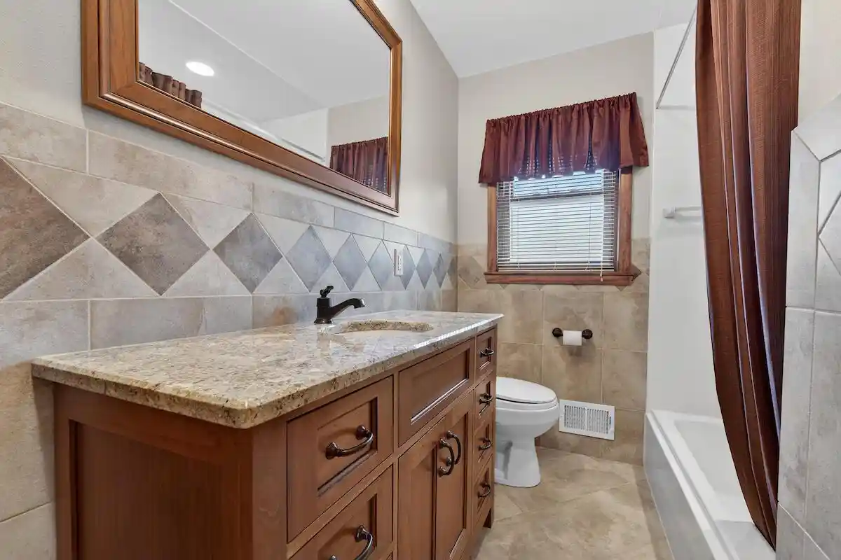 Homes for sale in South Milwaukee, WI | 1505 Mackinac Avenue Avenue, South Milwaukee, WI 53172 | MLS# 1965898