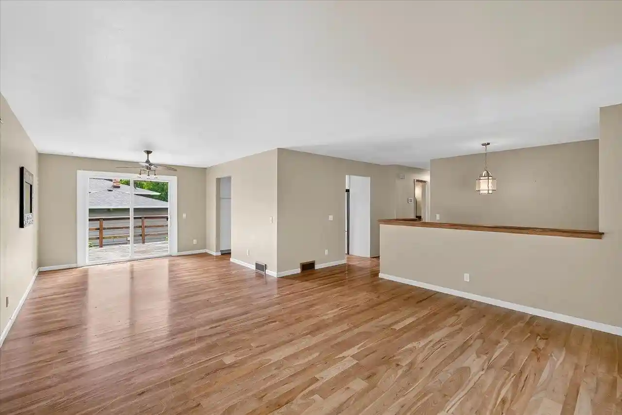 2nd image of 1401 Frisch Road Road, Madison, WI 53711 | MLS# 2025142