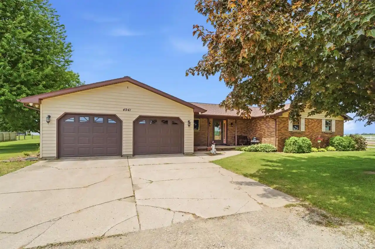 Homes for sale in Oneida, WI | 4941 N Overland Road Road, Oneida, WI 54155 | MLS# 50326851