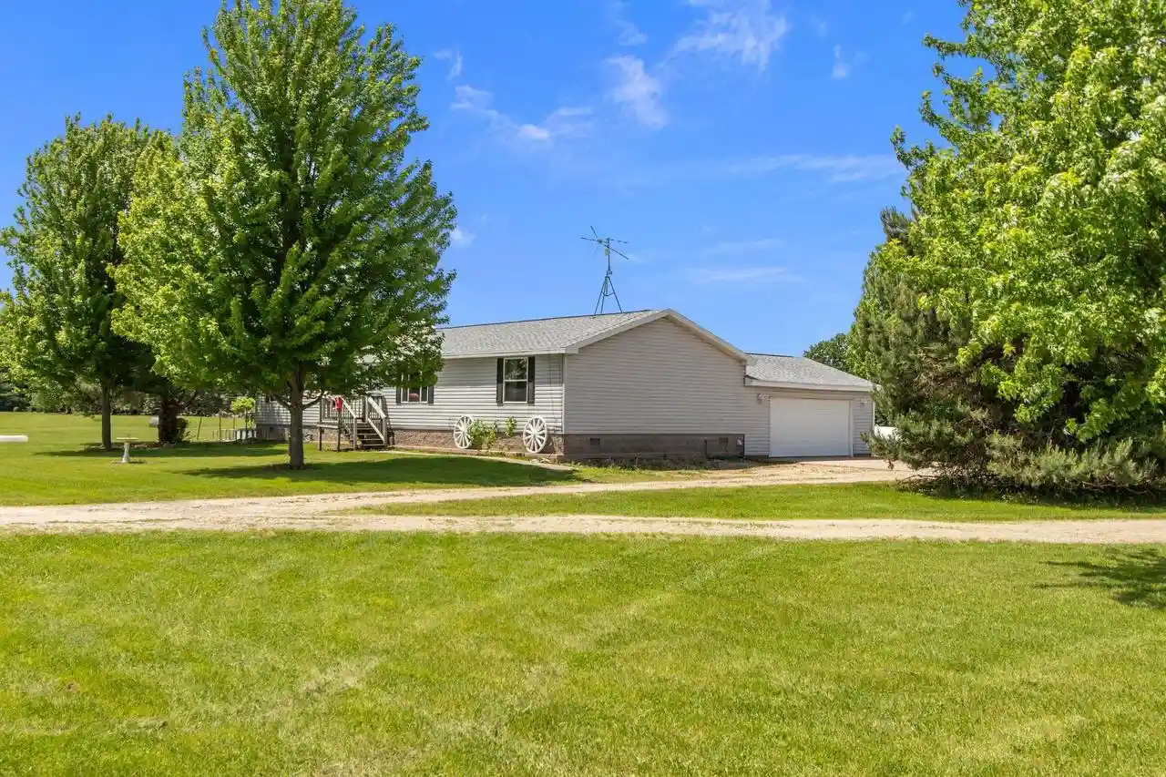 Homes for sale in Fremont, WI | 7961 Easy Street Street, Fremont, WI 54940 | MLS# 50326856