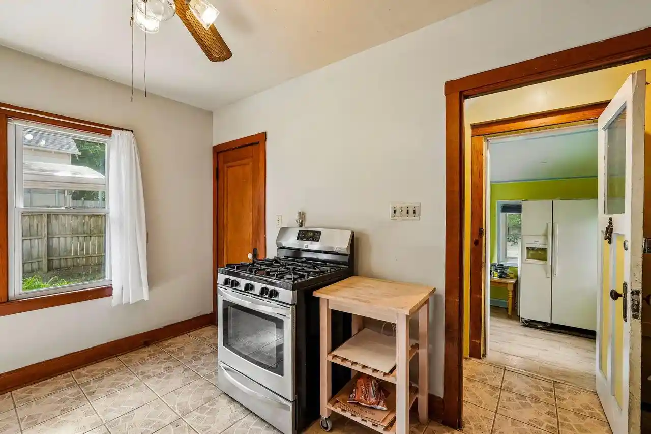 Homes for sale in Milwaukee, WI | 3837 W Mt Vernon Avenue Avenue, Milwaukee, WI 53208 | MLS# 1965933