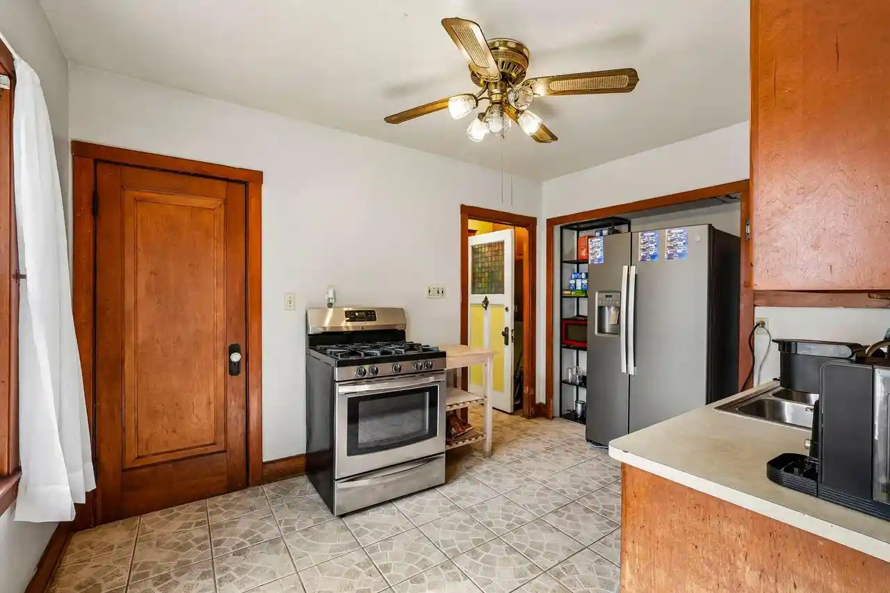 Homes for sale in Milwaukee, WI | 3837 W Mt Vernon Avenue Avenue, Milwaukee, WI 53208 | MLS# 1965933