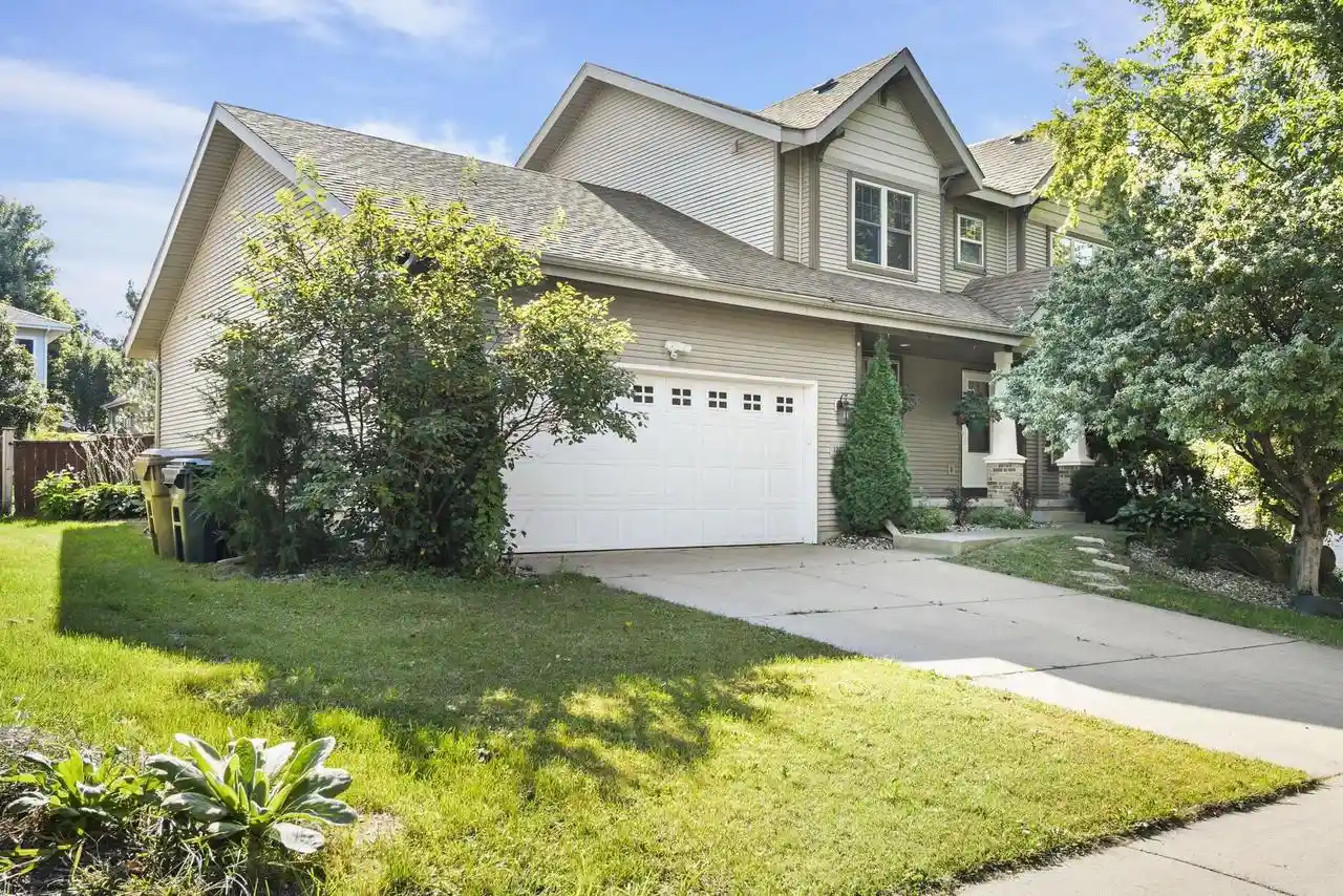 1st image of 1233 Velvet Leaf Dr Dr, Madison, WI 53719 | MLS# 2025164