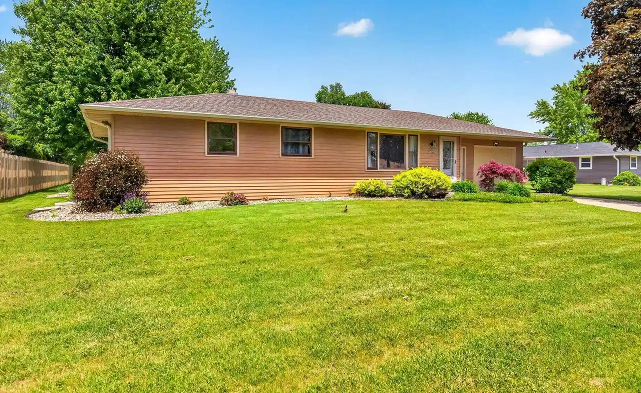 Homes for sale in Kaukauna, WI | W1940 Vans Court Court, Kaukauna, WI 54130 | MLS# 50326878