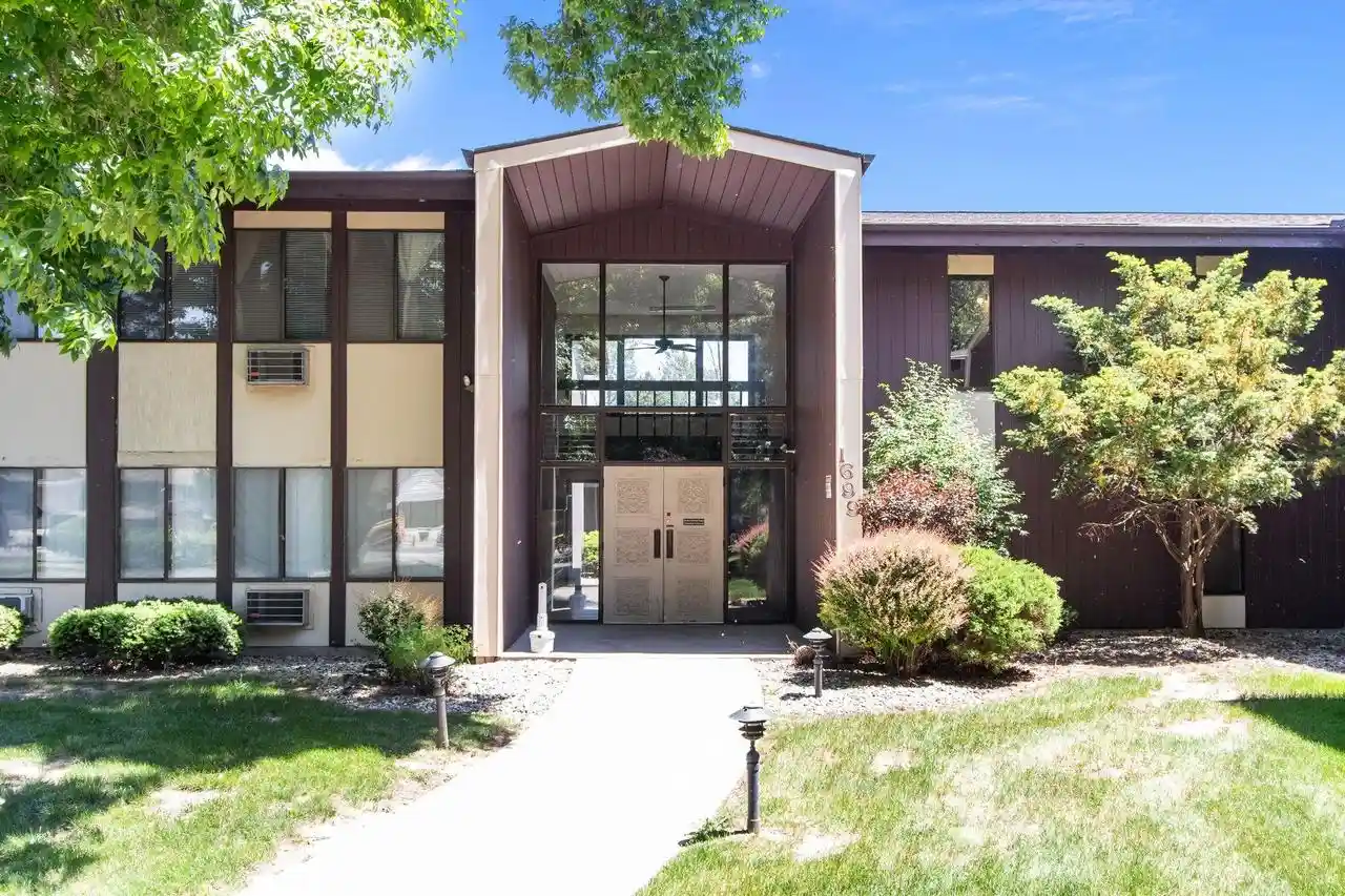Homes for sale in Menasha, WI | 1699 Alcan Dr Dr #210, Menasha, WI 54952 | MLS# 50326879