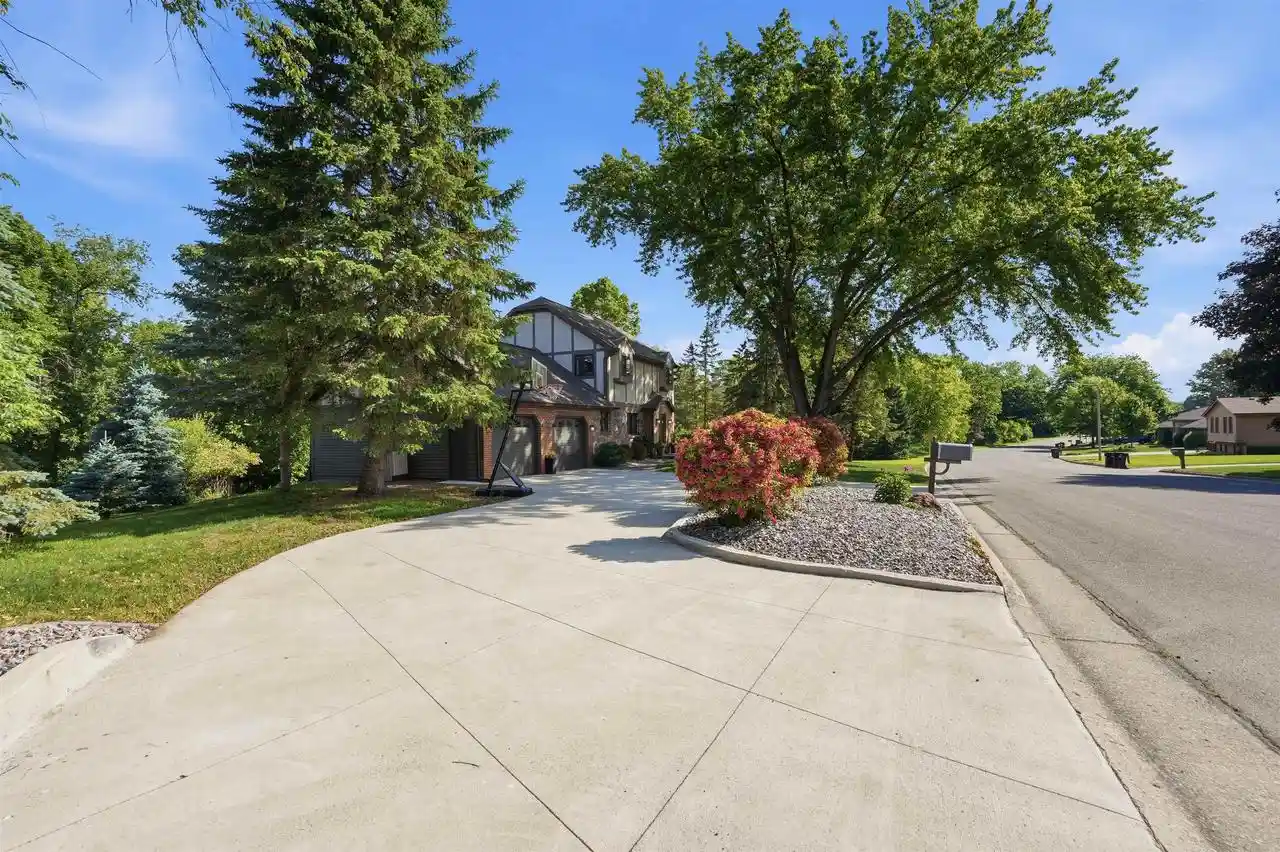 Homes for sale in Deforest, WI | 312 River Wood Bend Bend, Deforest, WI 53532 | MLS# 2025171