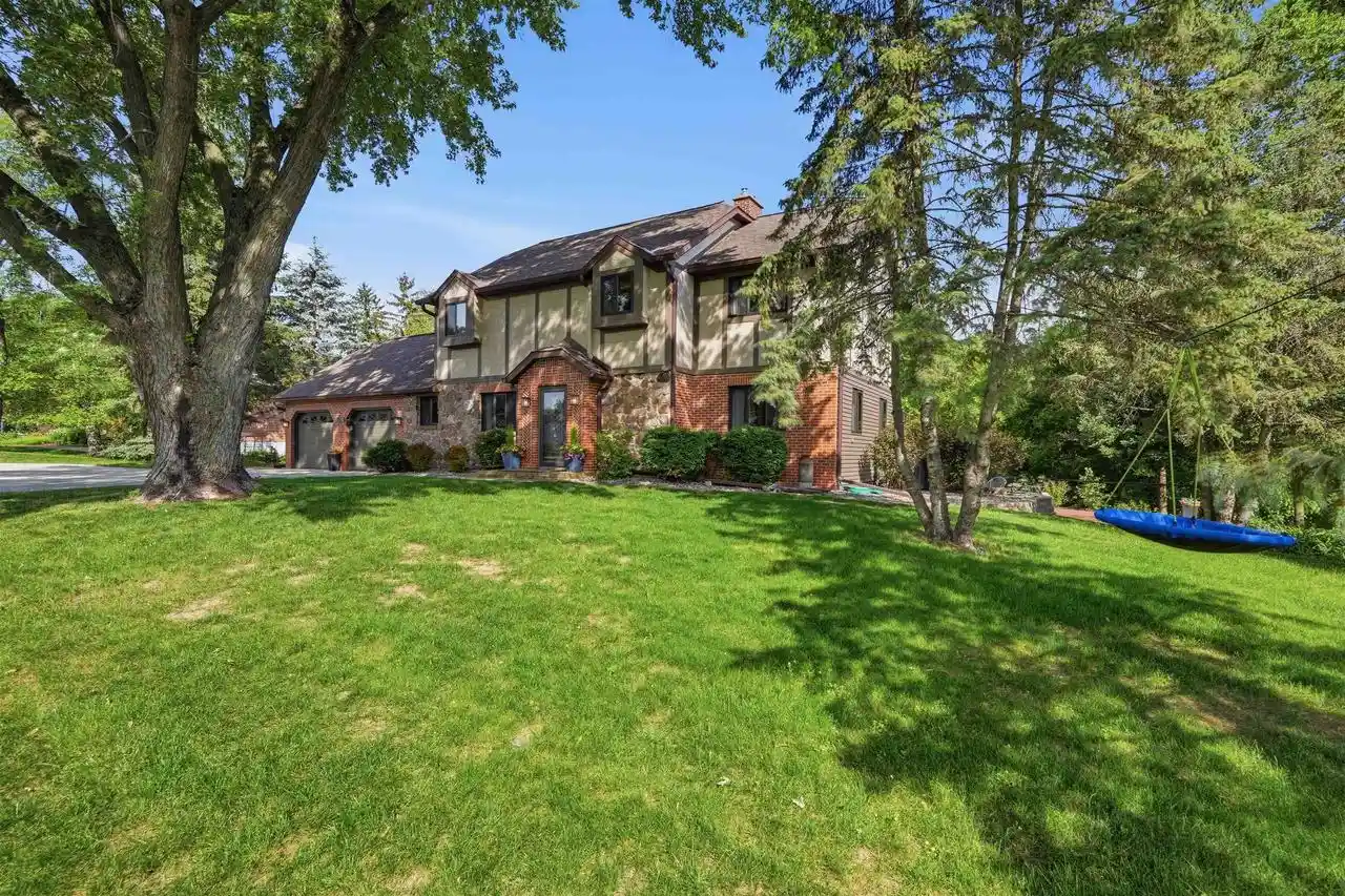 Homes for sale in Deforest, WI | 312 River Wood Bend Bend, Deforest, WI 53532 | MLS# 2025171