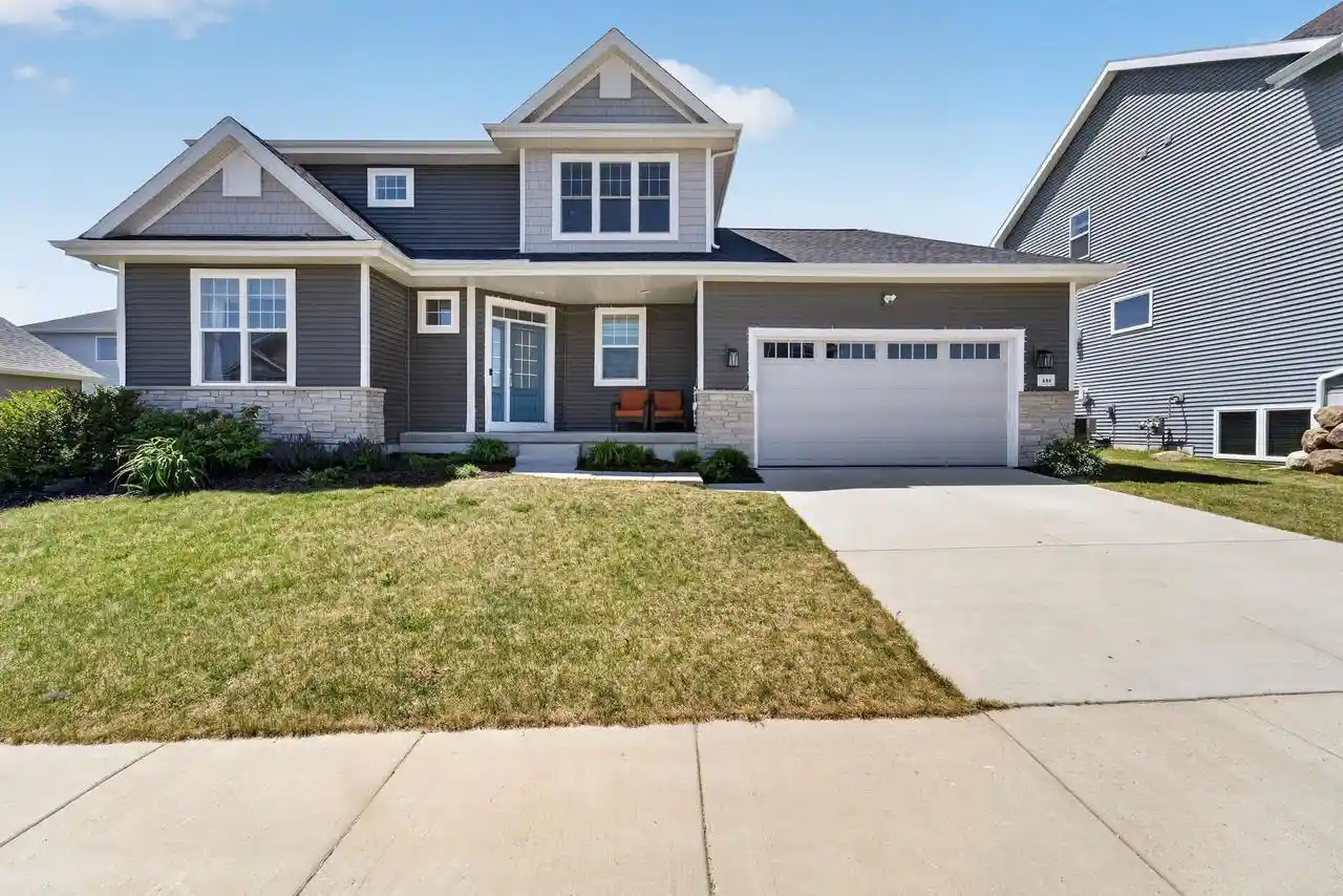 Homes for sale in Verona, WI | 606 Tawny Elm Parkway Parkway, Verona, WI 53593 | MLS# 2025173