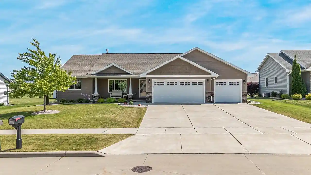 Homes for sale in Kaukauna, WI | 1941 Bear Paw Trail Trail, Kaukauna, WI 54130 | MLS# 50326887