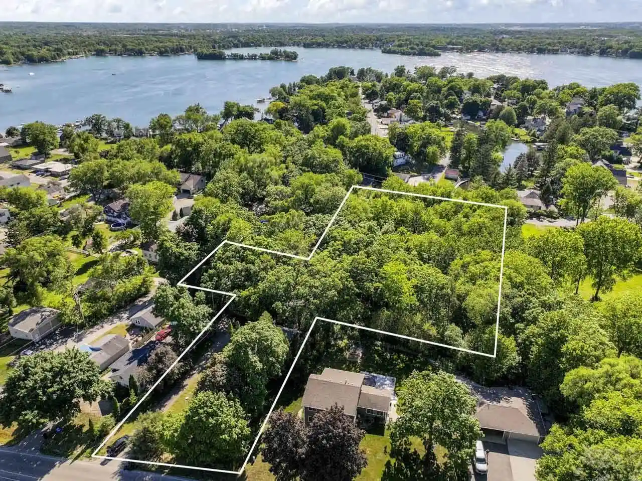 2nd image of 2810 Fischer Dr Dr, Burlington, WI 53105 | MLS# 1965970