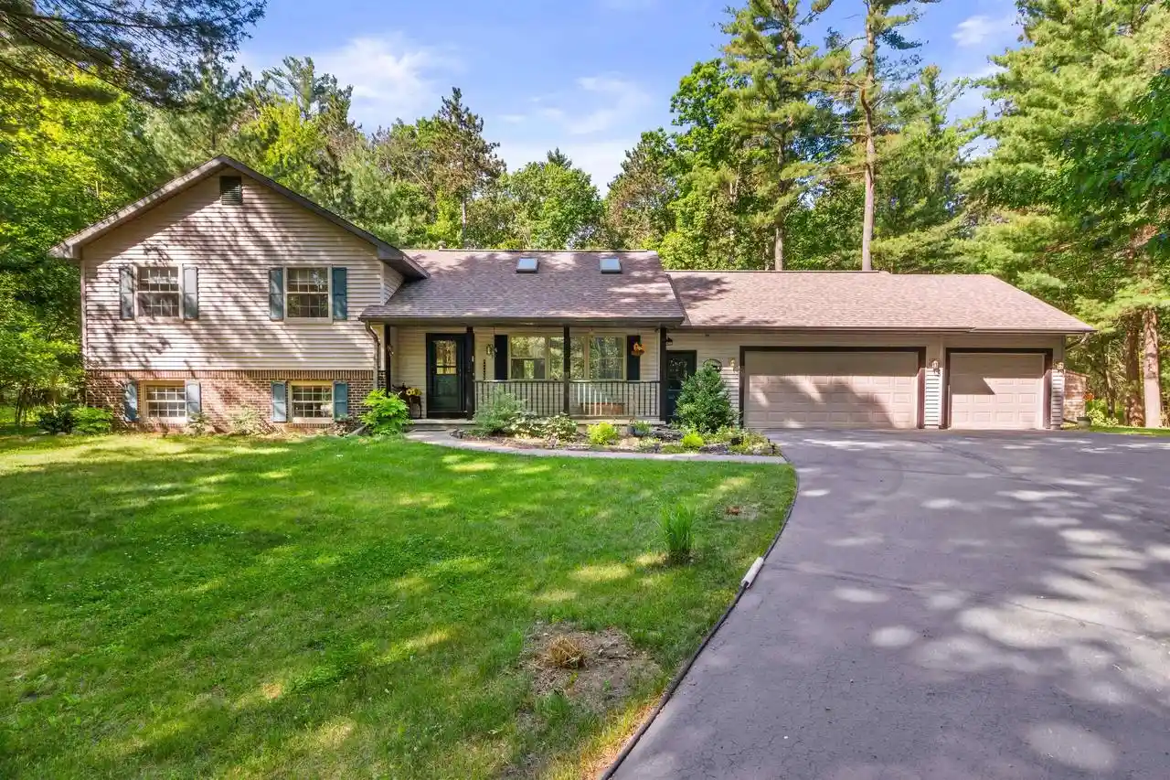 Homes for sale in Wautoma, WI | N2040 Majestic Pines Circle Circle, Wautoma, WI 54982 | MLS# 50326900
