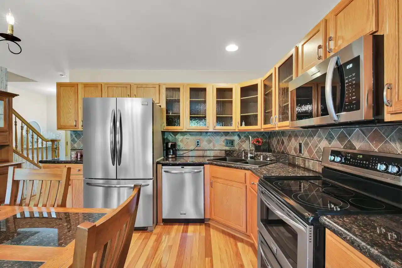 2nd image of 2101 E Broadway #D, Waukesha, WI 53186 | MLS# 1965973