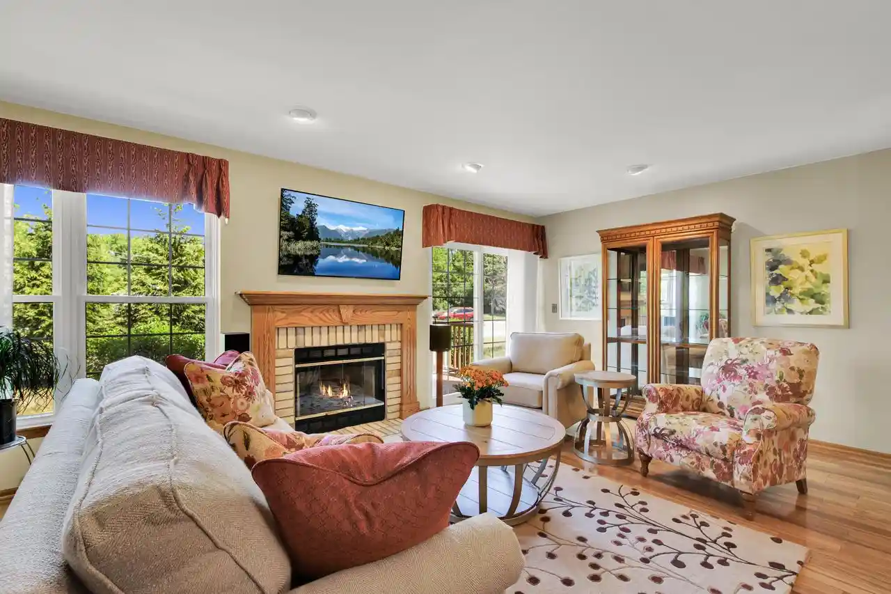 5th image of 2101 E Broadway, Waukesha, WI 53186