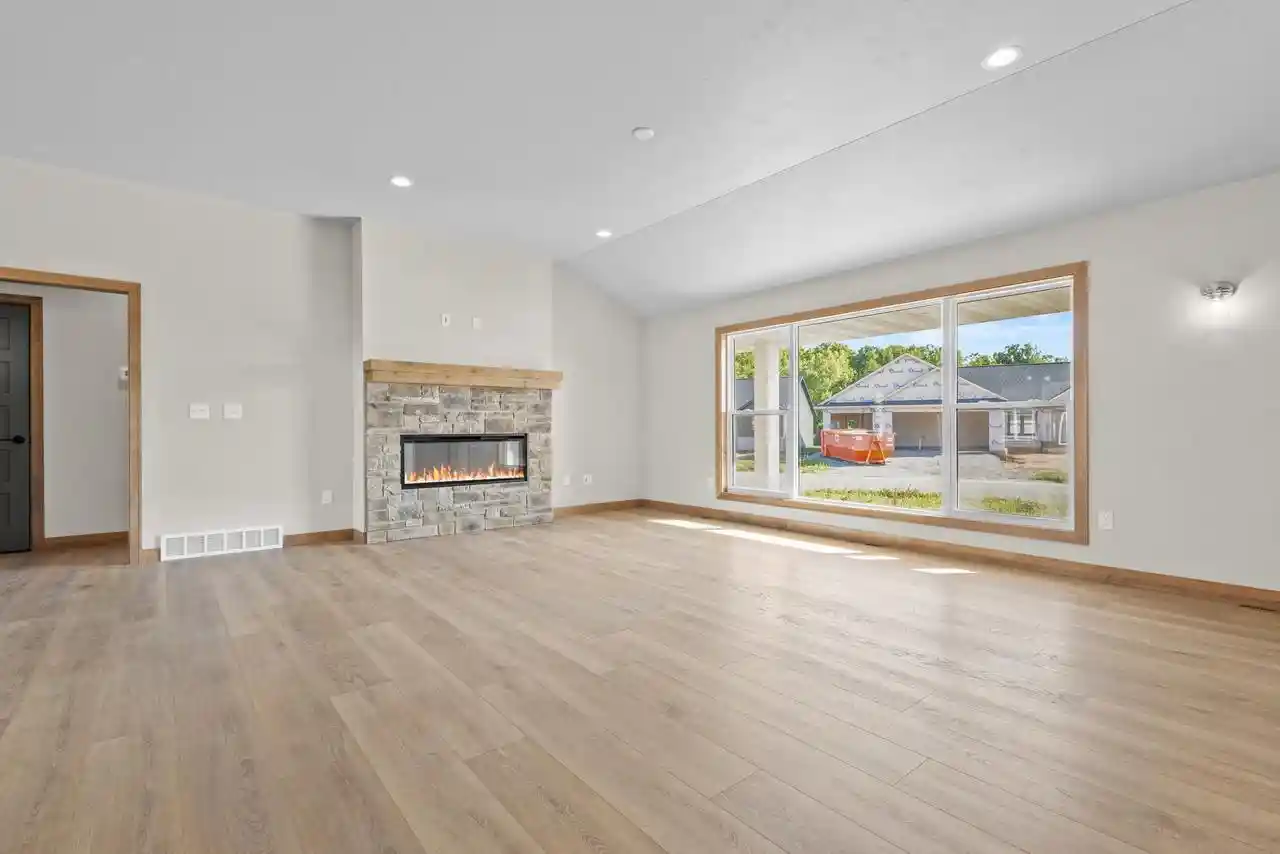 3rd image of 1400 Divinity Dr Dr, De Pere, WI 54115 | MLS# 50326905