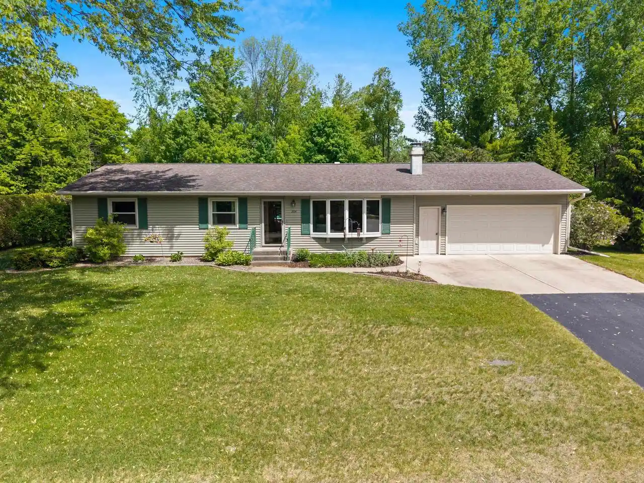 Homes for sale in Oconto Falls, WI | 204 W Highland Dr Dr, Oconto Falls, WI 54154 | MLS# 50326912