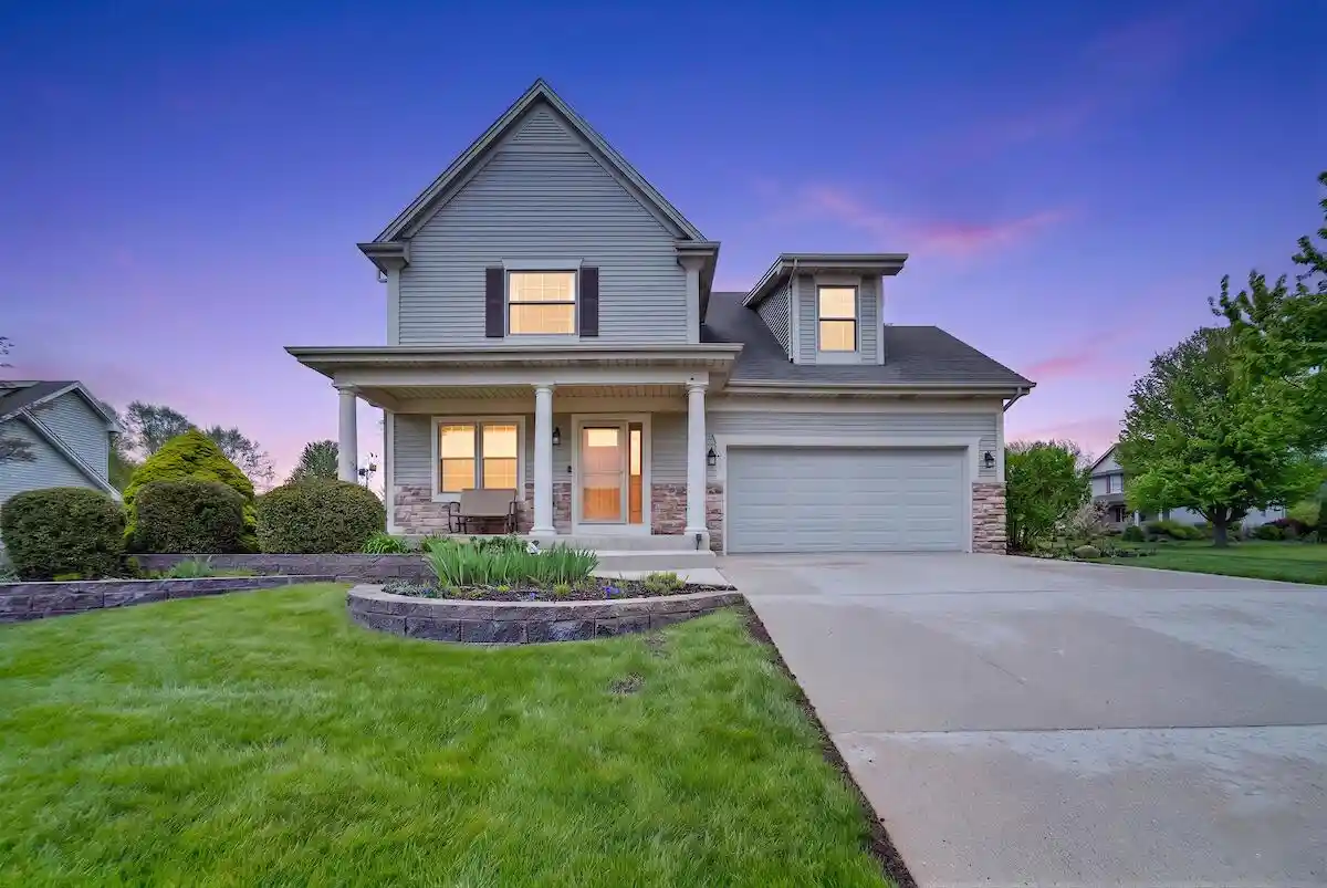 Homes for sale in Mount Pleasant, WI | 1631 Rolling Green Dr Dr, Mount Pleasant, WI 53406 | MLS# 1965985