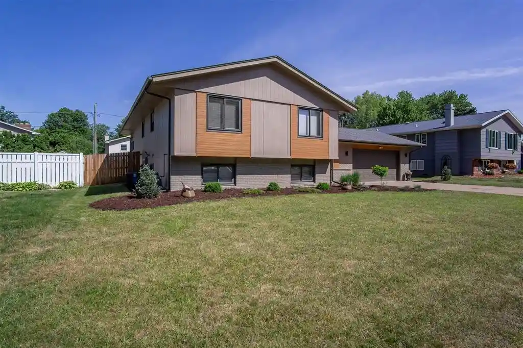 Homes for sale in Eau Claire, WI | 1212 Webster Avenue Avenue, Eau Claire, WI 54701 | MLS# 1601752