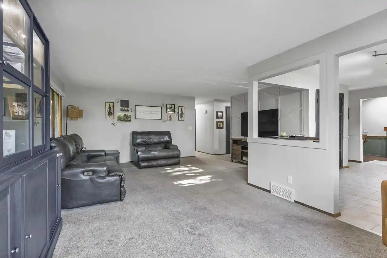 Homes for sale in Menasha, WI | 1731 Oakridge Court Court, Menasha, WI 54952 | MLS# 50326872