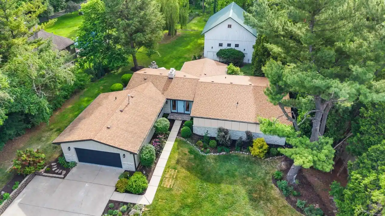Homes for sale in Fontana, WI | 986 Indian Hills Road Road, Fontana, WI 53125 | MLS# 1965992