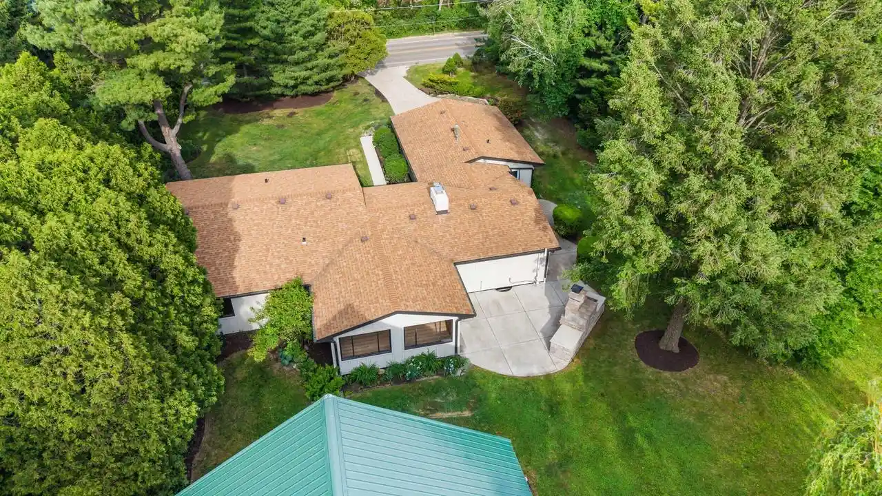 Homes for sale in Fontana, WI | 986 Indian Hills Road Road, Fontana, WI 53125 | MLS# 1965992