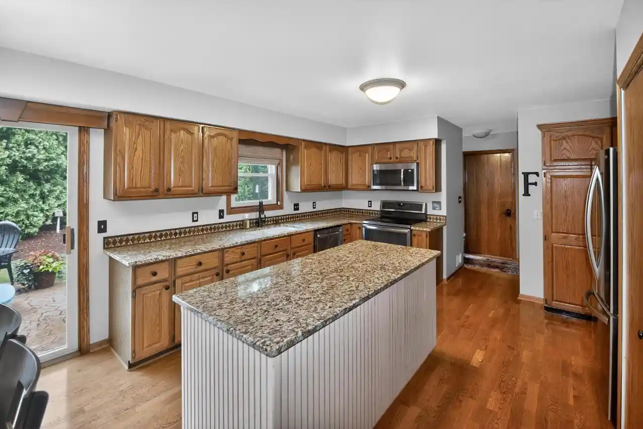 4th image of 2070 S 103Rd Court Court, Milwaukee, WI 53227 | MLS# 1966004