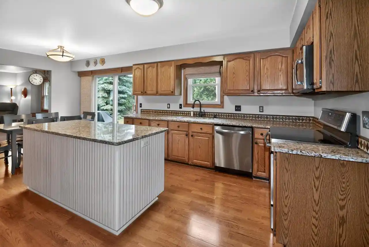 5th image of 2070 S 103Rd Court Court, Milwaukee, WI 53227 | MLS# 1966004