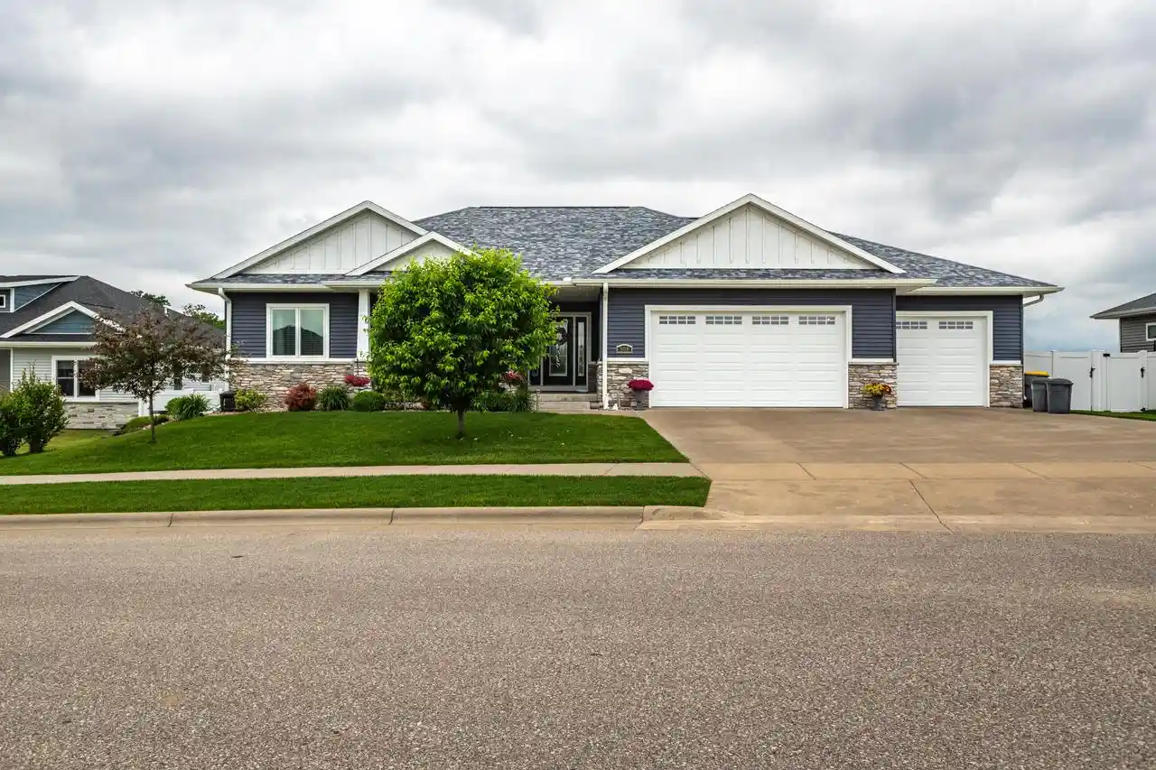 Homes for sale in Holmen, WI | 508 Forest View Dr Dr, Holmen, WI 54636 | MLS# 1966010