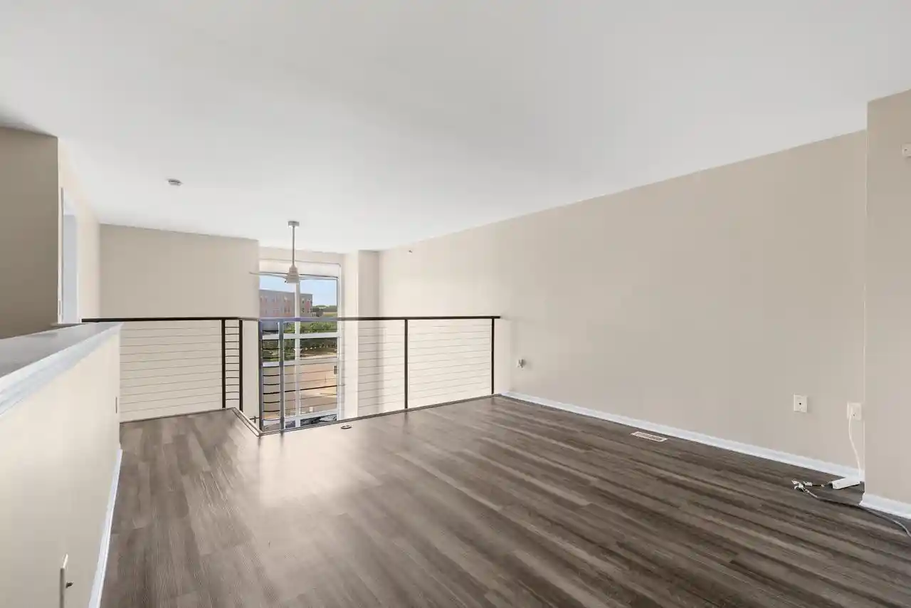 Listing Photo 5 - Condo for sale in building located at 2121 S Kinnickinnic Ave Ave, Milwaukee, WI 53207 - Unit #110