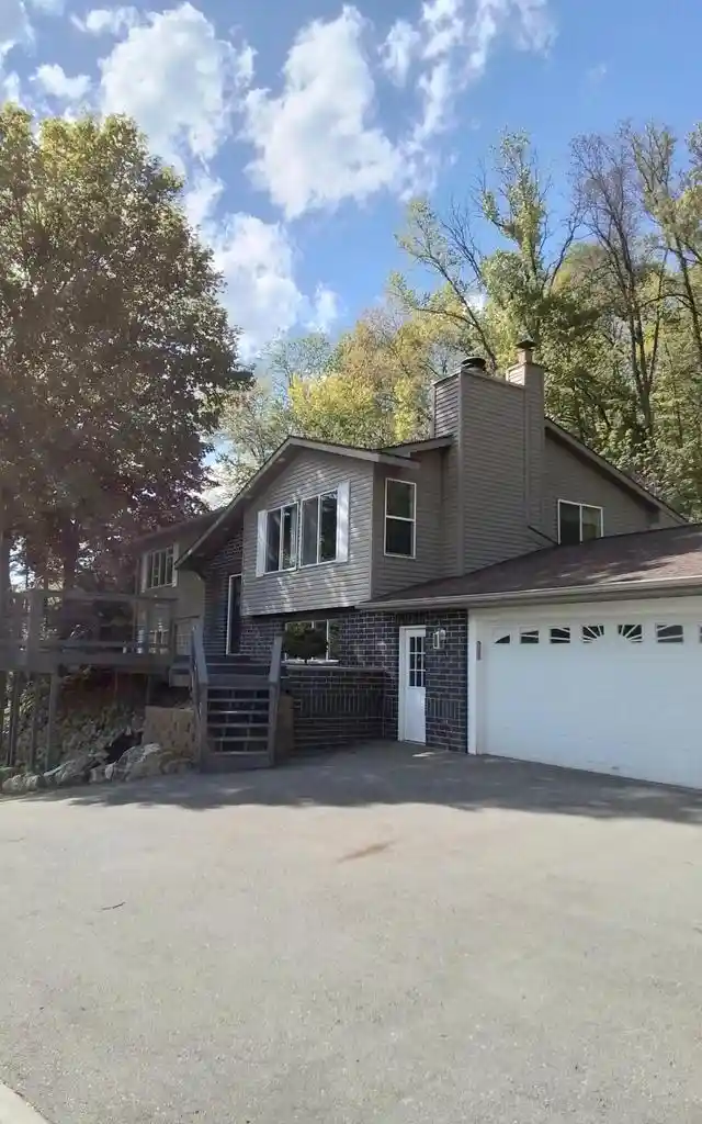 1st image of 1596 Highwood Dr Dr, La Crescent, MN 55947 | MLS# 1966050
