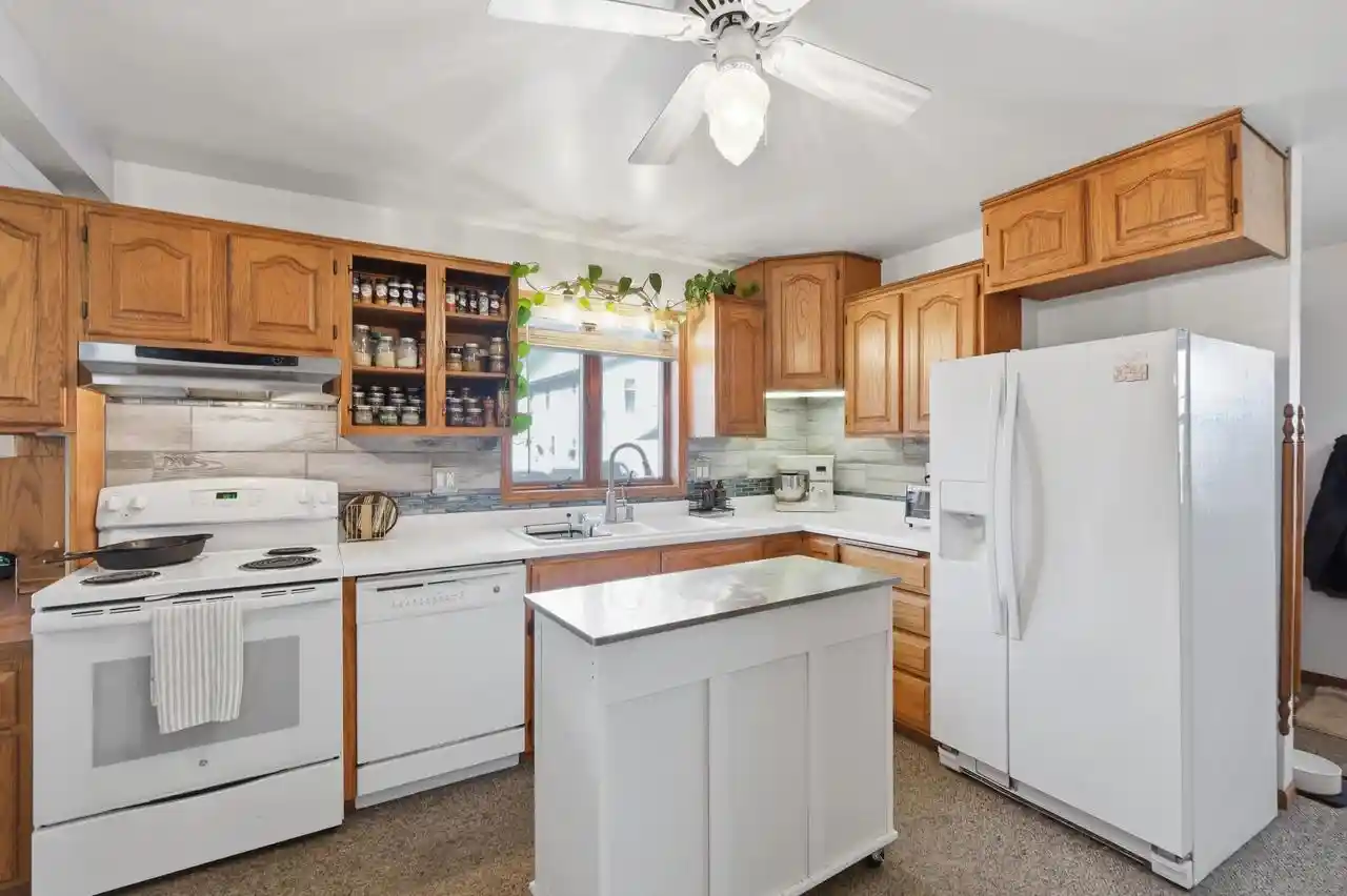 2nd image of 113 115 S Beebe Street Street, Marshall, WI 53559 | MLS# 2025238