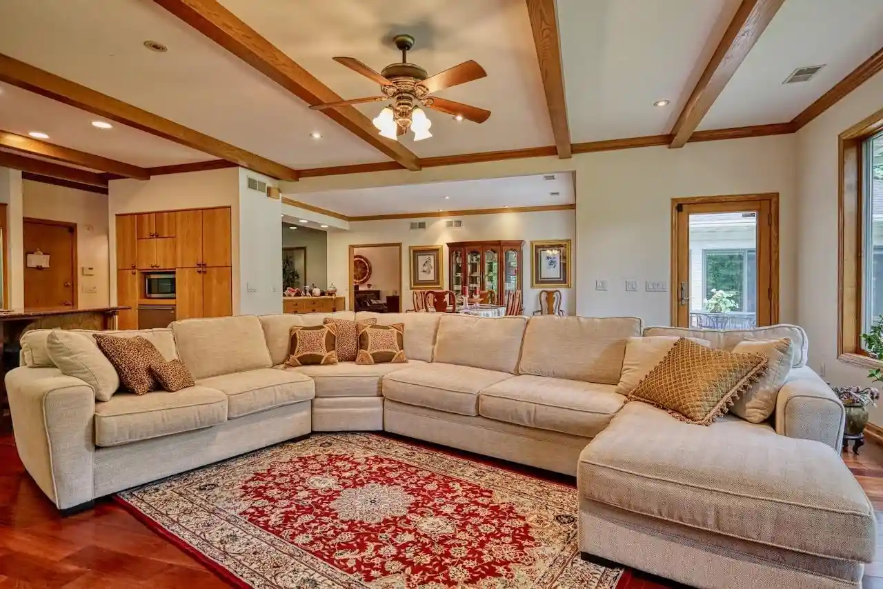 Photo 3 of Single family home for sale at 811 Farwell Dr Dr, Madison, WI 53704 | MLS# 2025237 | Listing updated on 2026-07-13