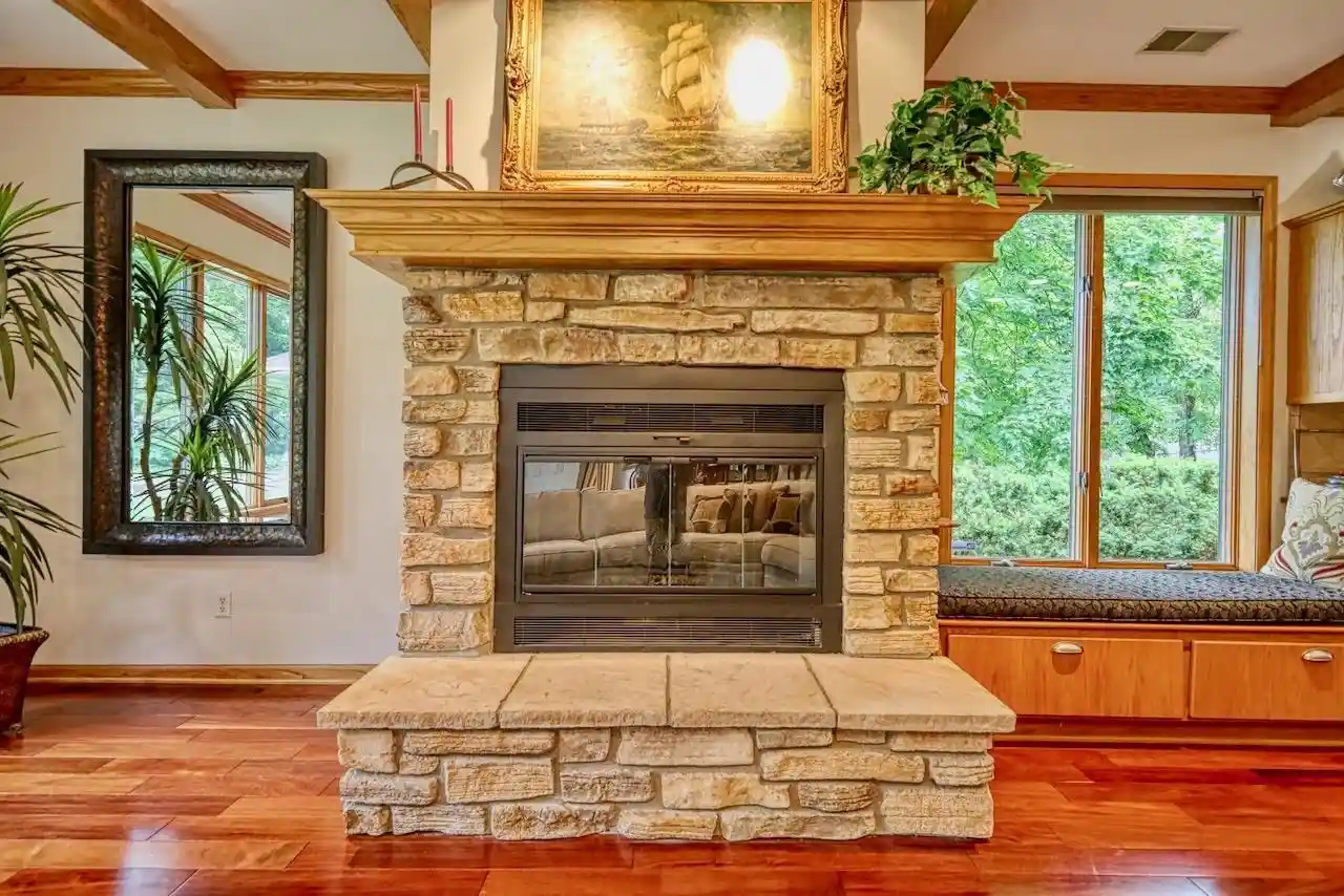 Photo 4 of Single family home for sale at 811 Farwell Dr Dr, Madison, WI 53704 | MLS# 2025237 | Listing updated on 2026-07-13