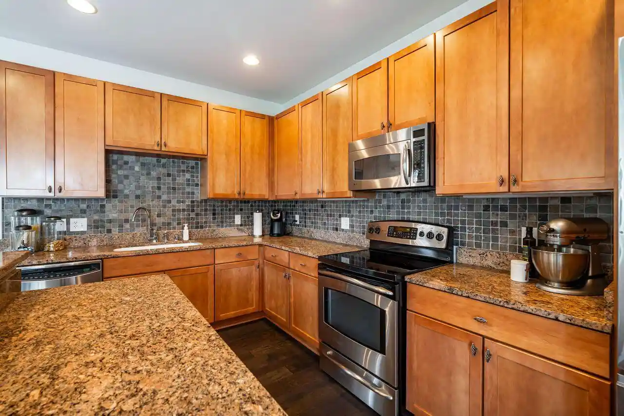 3rd image of 3870 S Lake Dr Dr #1102, Saint Francis, WI 53235 | MLS# 1966071