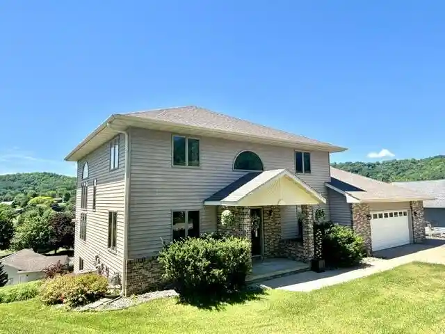 5th image of 203 Eagle Bluff Road Road, La Crescent, MN 55947 | MLS# 1966123