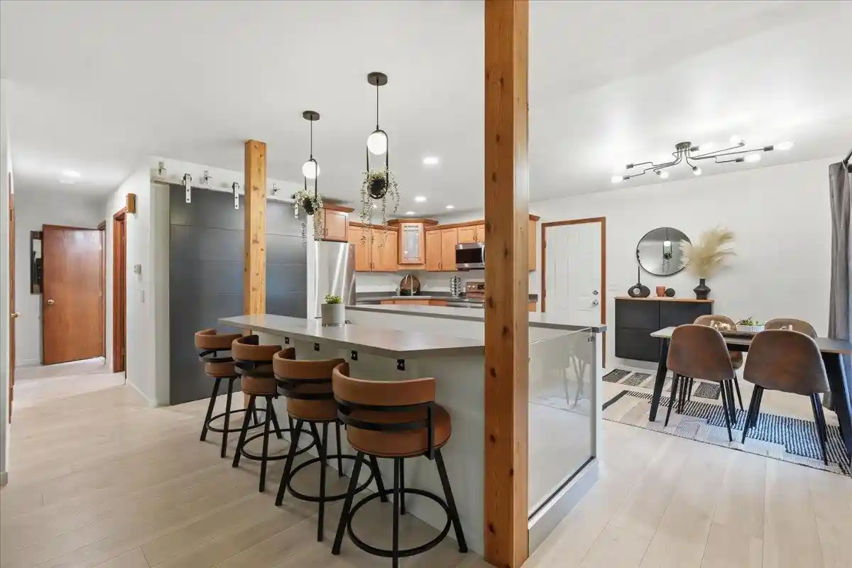 2nd image of 409 Topaz Lane Lane, Madison, WI 53714 | MLS# 2025277
