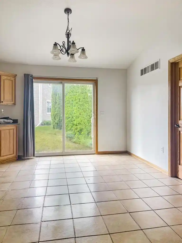 Homes for sale in Hartford, WI | 1524 E Monroe Avenue Avenue, Hartford, WI 53027 | MLS# 1966139