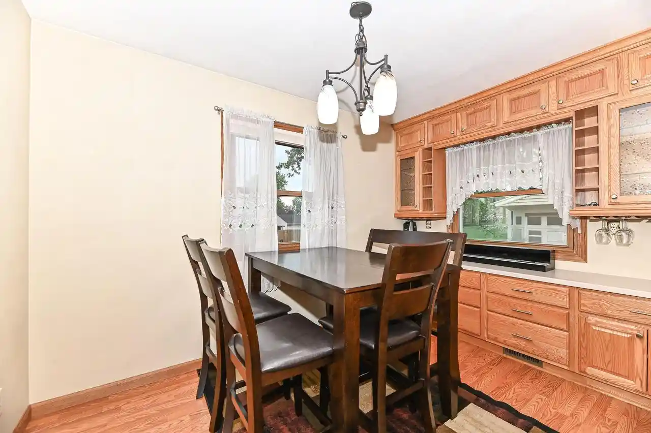 Homes for sale in South Milwaukee, WI | 1332 Lakeview Avenue Avenue, South Milwaukee, WI 53172 | MLS# 1966164
