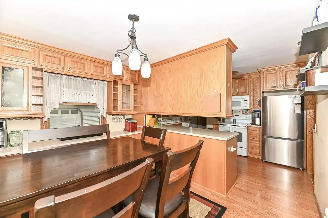 Homes for sale in South Milwaukee, WI | 1332 Lakeview Avenue Avenue, South Milwaukee, WI 53172 | MLS# 1966164