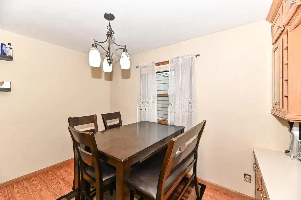 Homes for sale in South Milwaukee, WI | 1332 Lakeview Avenue Avenue, South Milwaukee, WI 53172 | MLS# 1966164