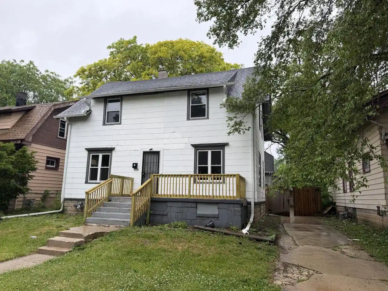 Homes for sale in Milwaukee, WI | 3726 W Fairmount Avenue Avenue, Milwaukee, WI 53209 | MLS# 1966165
