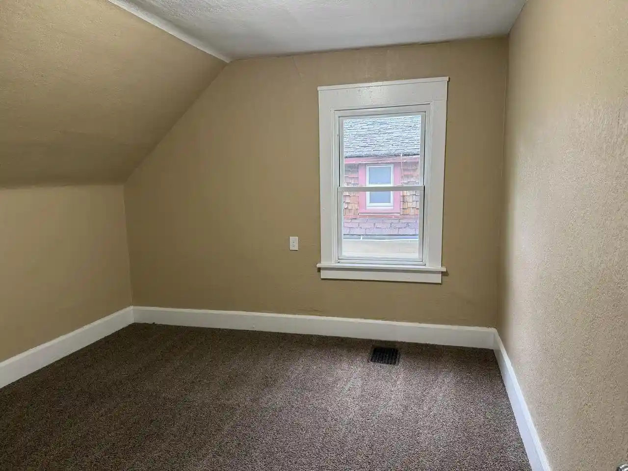 Homes for sale in Milwaukee, WI | 3726 W Fairmount Avenue Avenue, Milwaukee, WI 53209 | MLS# 1966165