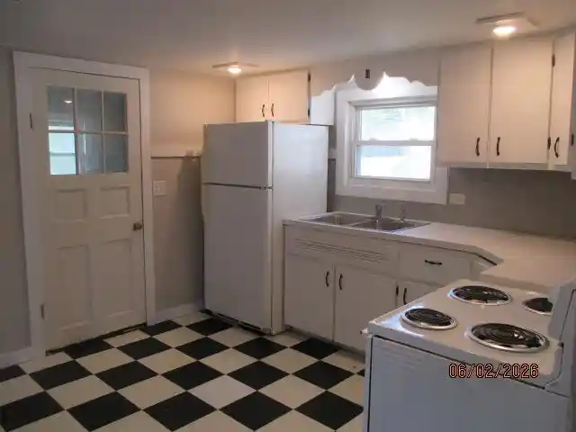2nd image of 3530 Ridgeway Avenue Avenue, Madison, WI 53704 | MLS# 2025305
