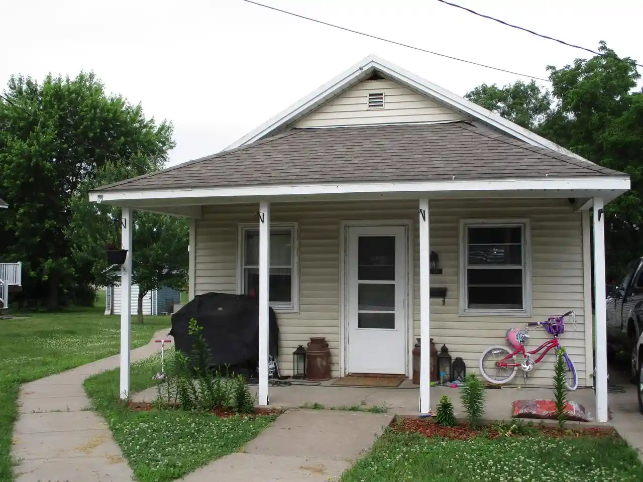 Homes for sale in Prairie Du Chien, WI | 215 S Prairie Street Street, Prairie Du Chien, WI 53821 | MLS# 2025308