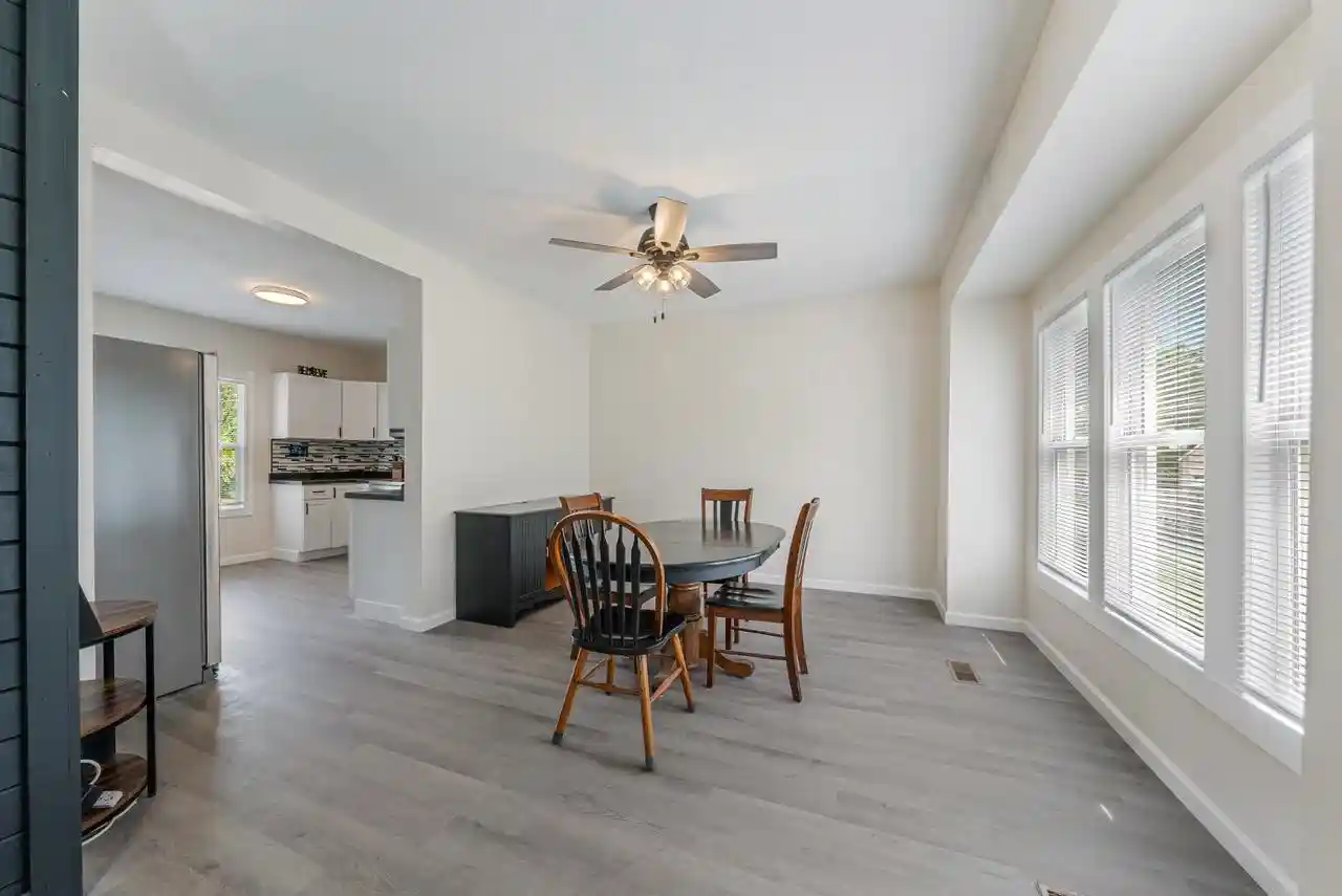 Homes for sale in Oshkosh, WI | 402 E Lincoln Avenue Avenue, Oshkosh, WI 54901 | MLS# 50326963