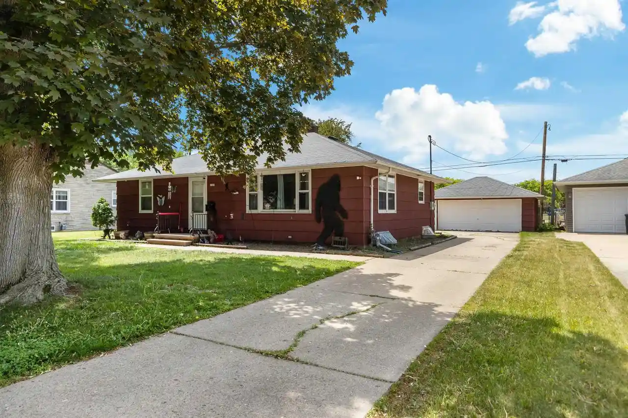 Homes for sale in Oshkosh, WI | 1509 Doemel Street Street, Oshkosh, WI 54901 | MLS# 50326989