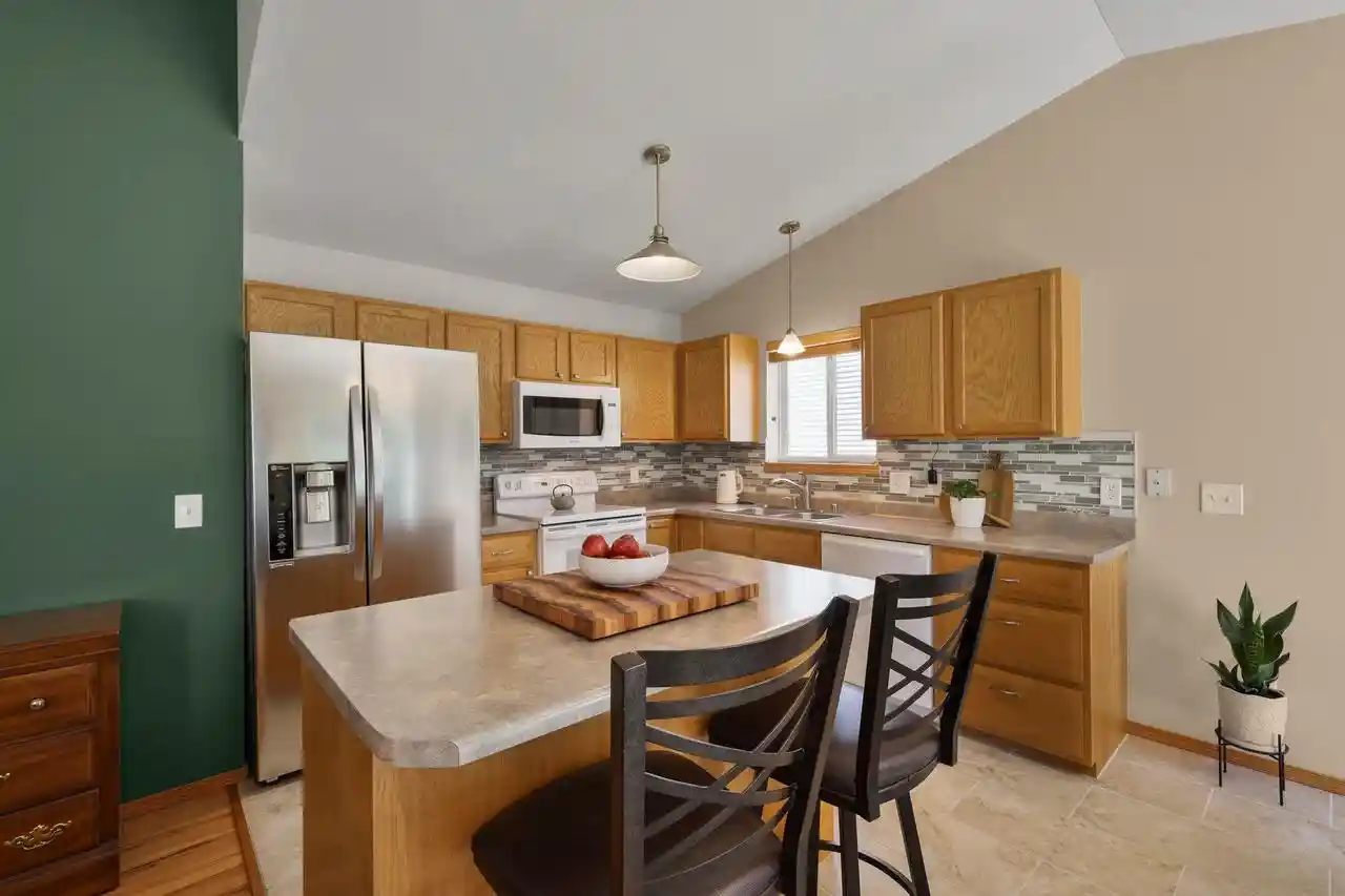 2nd image of 909 Tony Dr Dr, Madison, WI 53704 | MLS# 2025321