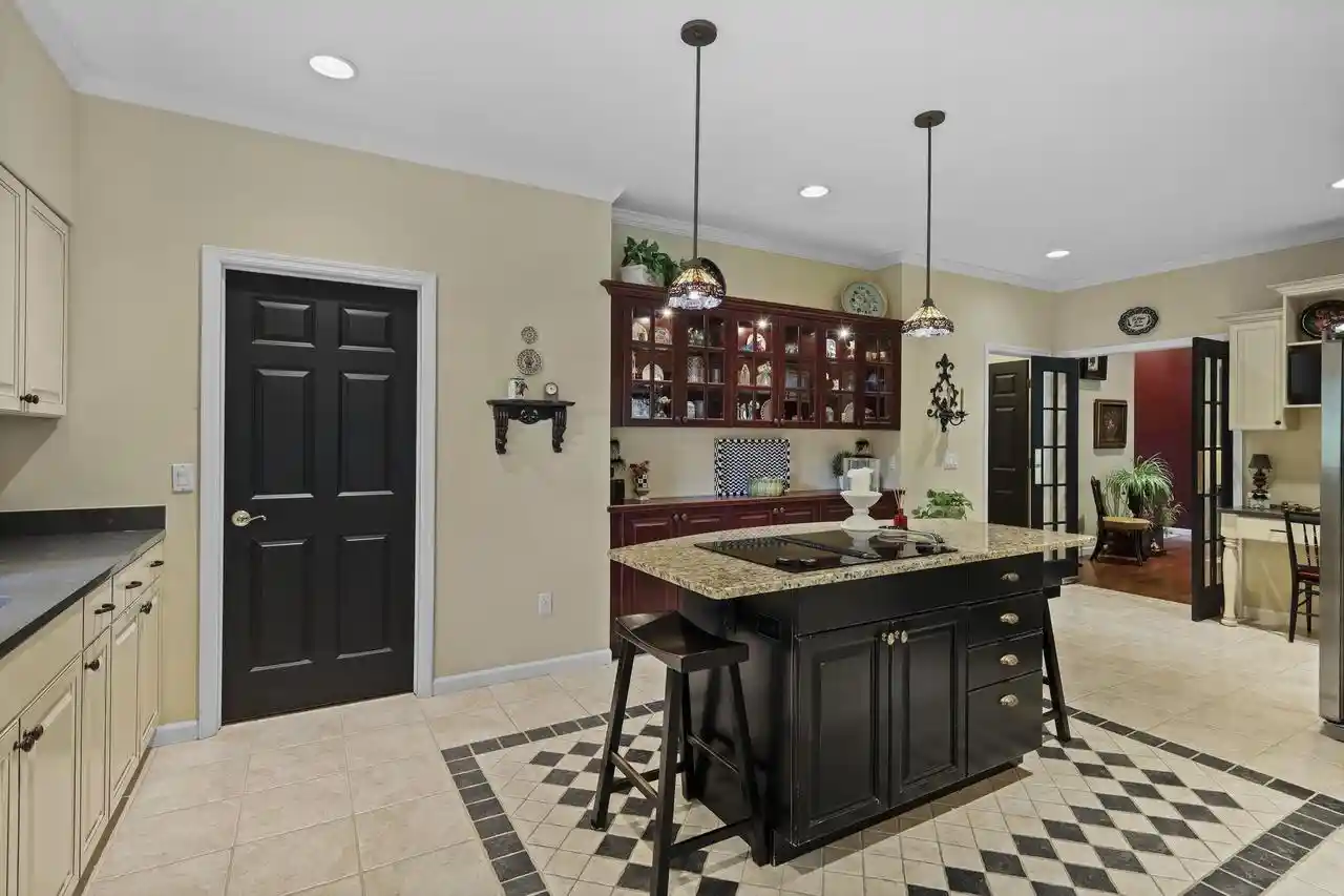 5th image of 1706 Shady Point Dr Dr, Verona, WI 53593 | MLS# 2025323