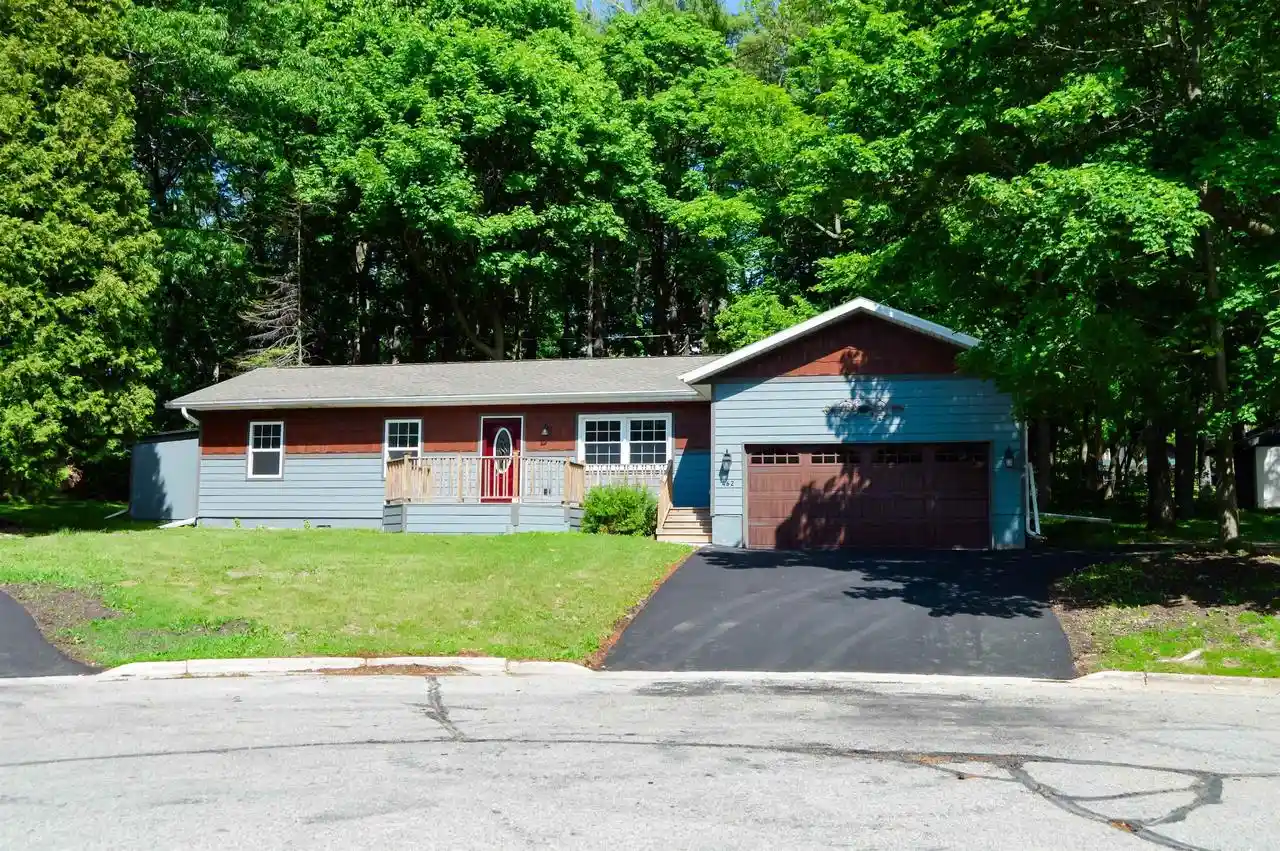 Homes for sale in Sturgeon Bay, WI | 462 N 7th Pl Pl, Sturgeon Bay, WI 54235 | MLS# 50326955