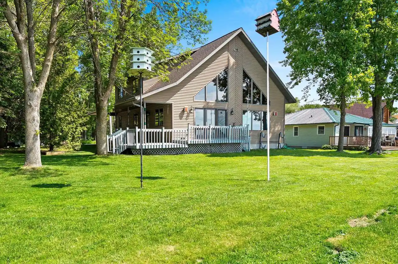 Homes for sale in Shawano, WI | N6298 Cattau Beach Dr Dr, Shawano, WI 54166 | MLS# 50326958